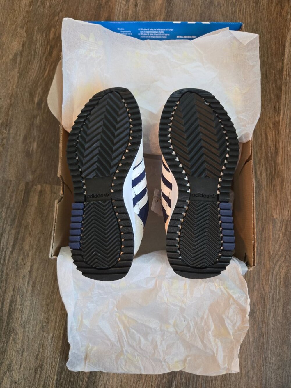 Adidas Originals Retropy F2 Navy/Beige – Fits 7.5 to 8 – Brand New Never Worn - Picture 4 of 7